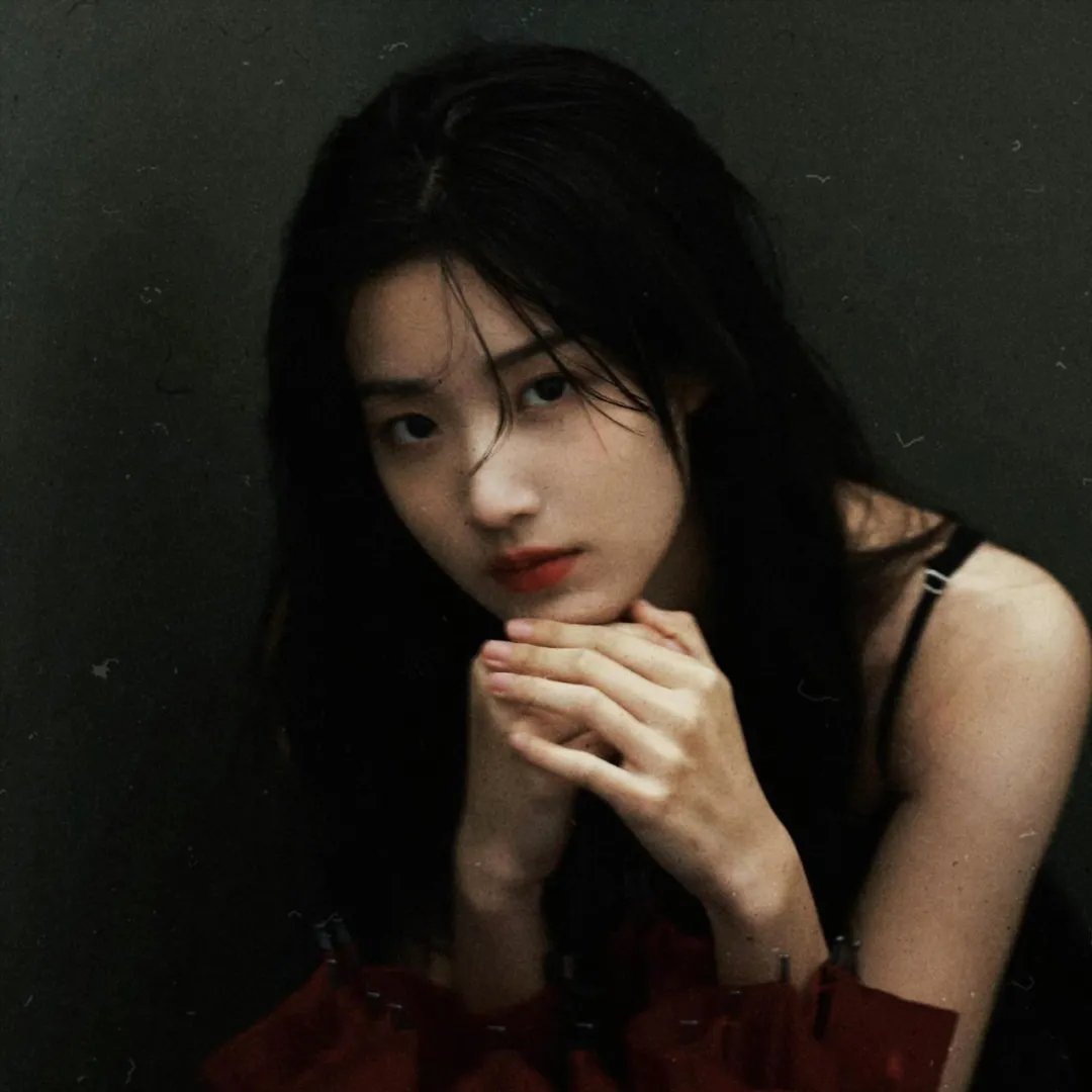 伴游女王